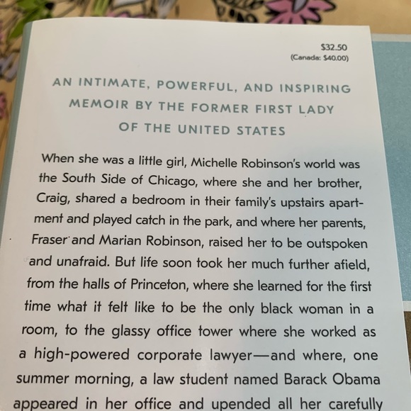 Becoming Michelle Obama Book - Picture 7 of 7